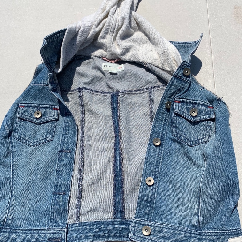 Vest - Picture 1 of 3